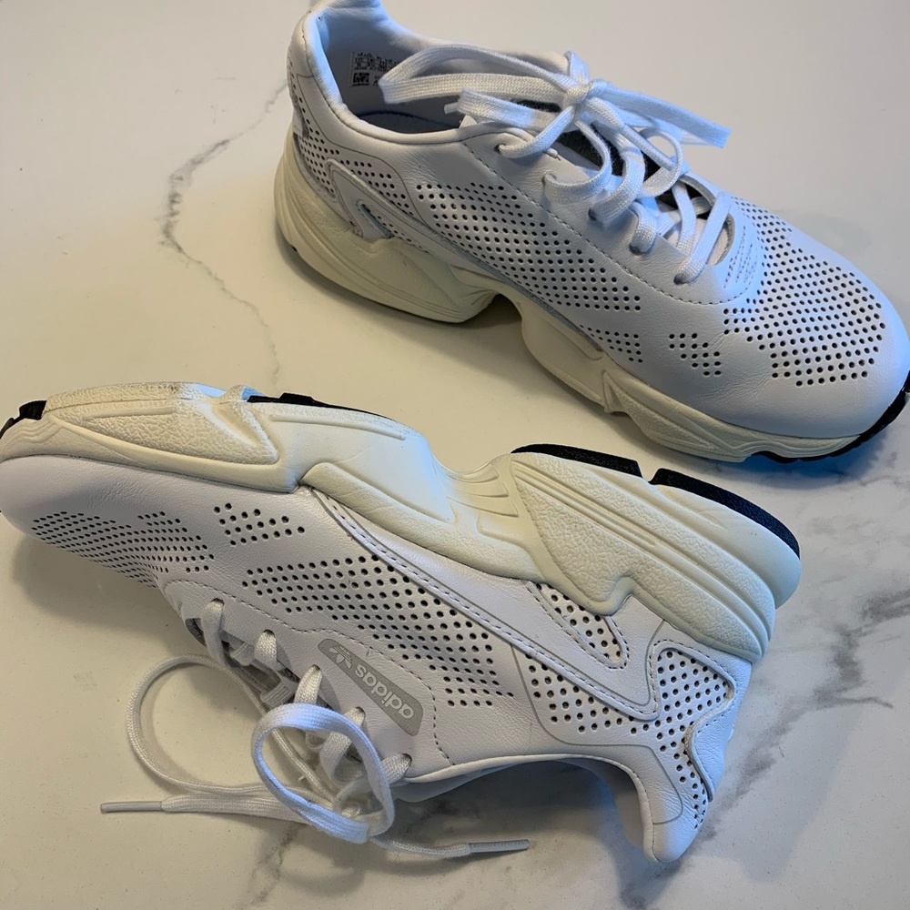NEW Adidas dad sneakers size 5